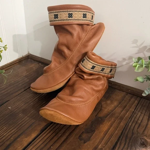 NWT Footskins USA DeerTan Leather Ankle Moccasin Slipper Boots - Picture 2 of 8